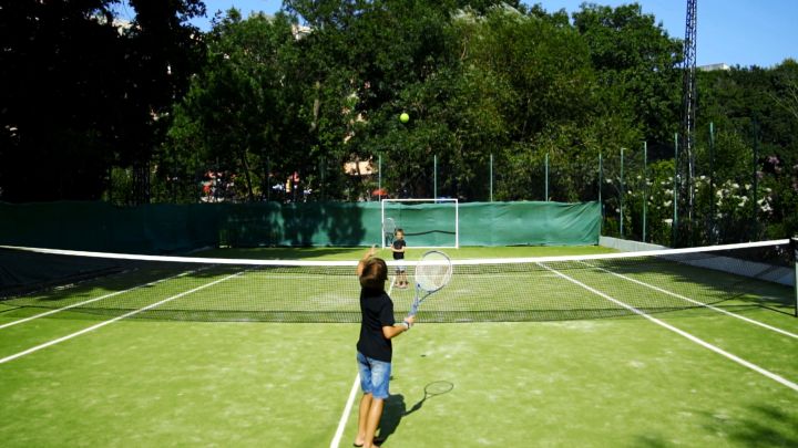 Тennis court